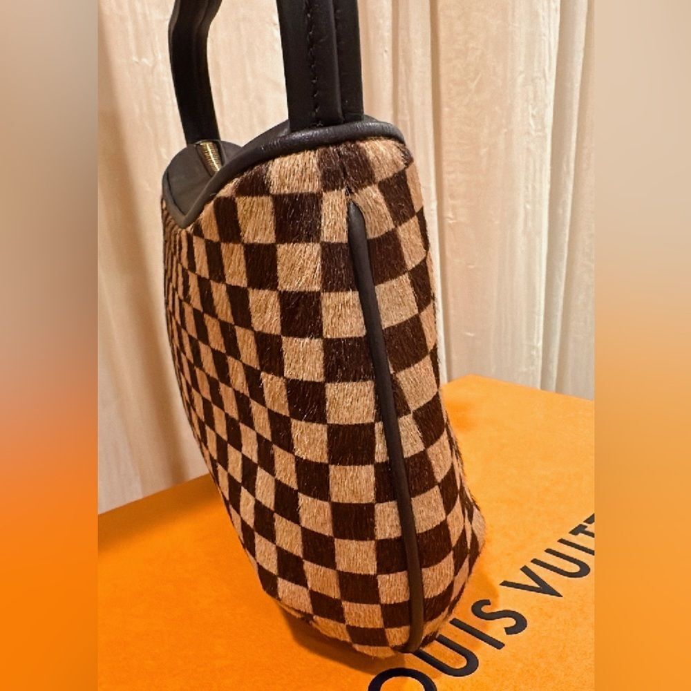 💯% Authentic Louis Vuitton Limited Edition Damier Sauvage Tigar Bag✨ - Picture 8 of 14